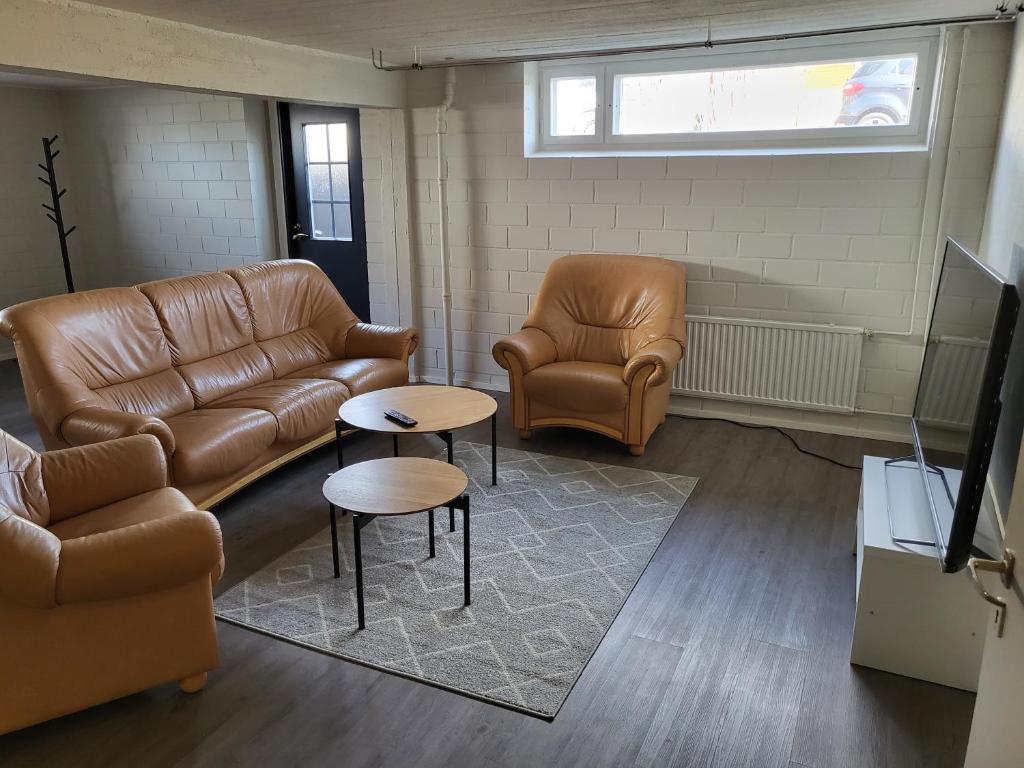 Et opholdsområde på Basement apartment in Närpiö City centre, 24h check-in