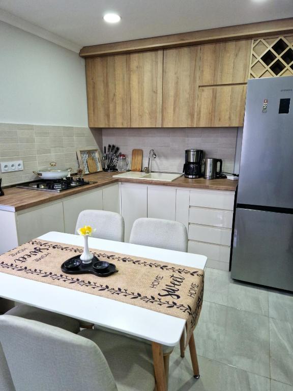 Kuchyň nebo kuchyňský kout v ubytování Cottage in Racha Mero