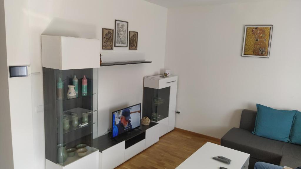 TV a/nebo společenská místnost v ubytování Apartman Daniela