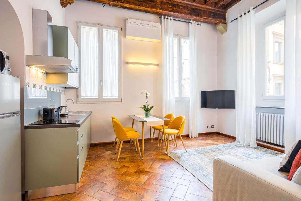 A kitchen or kitchenette at Condotta 16 Apartments