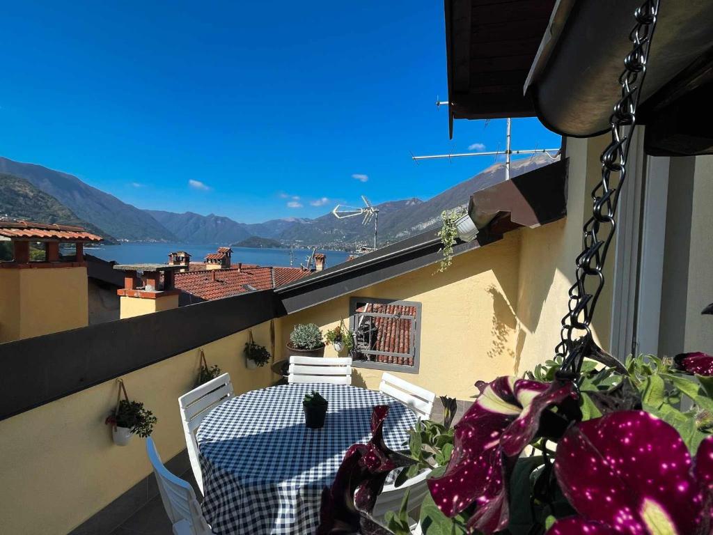 Skyway apartment with private lake view terrace, Bellagio Updated