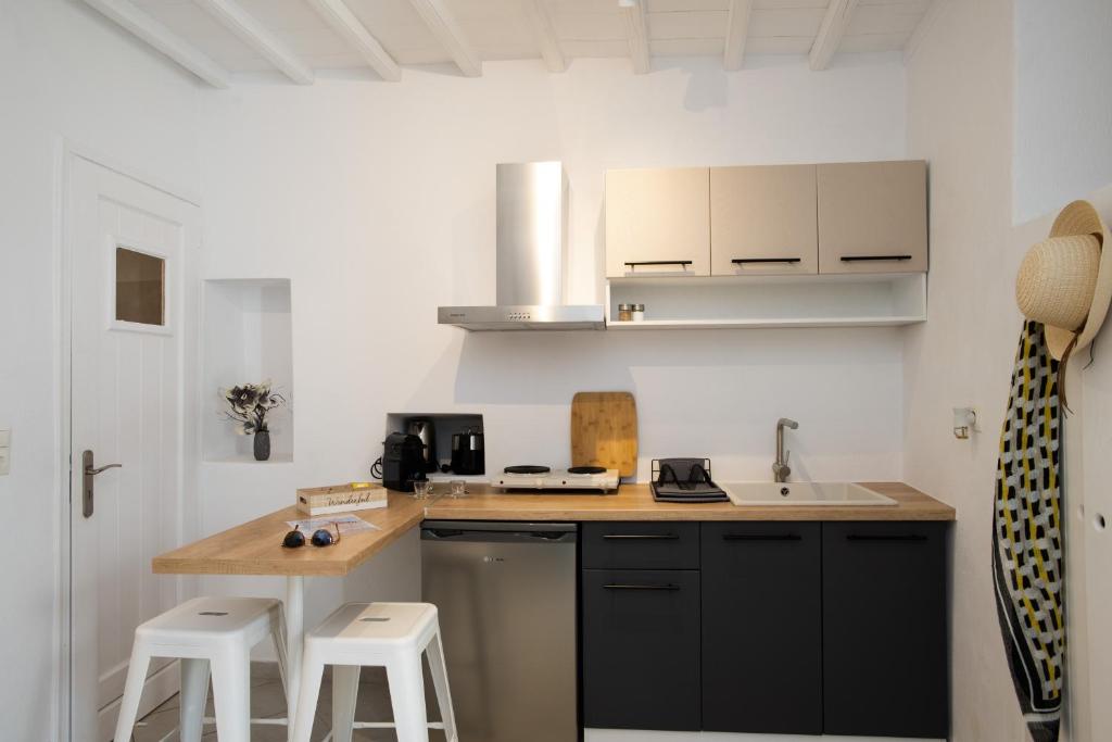 Kuchyňa alebo kuchynka v ubytovaní MYKONOS HOUSE Vitality , Mykonos town