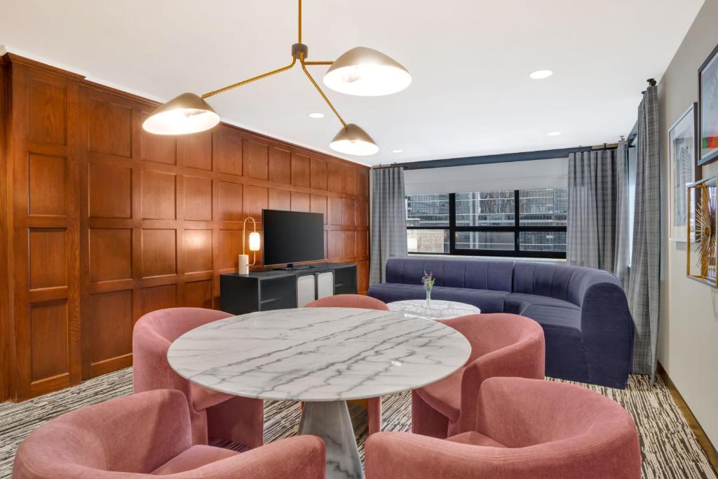 Hotel Indigo - Minneapolis Downtown by IHG photo