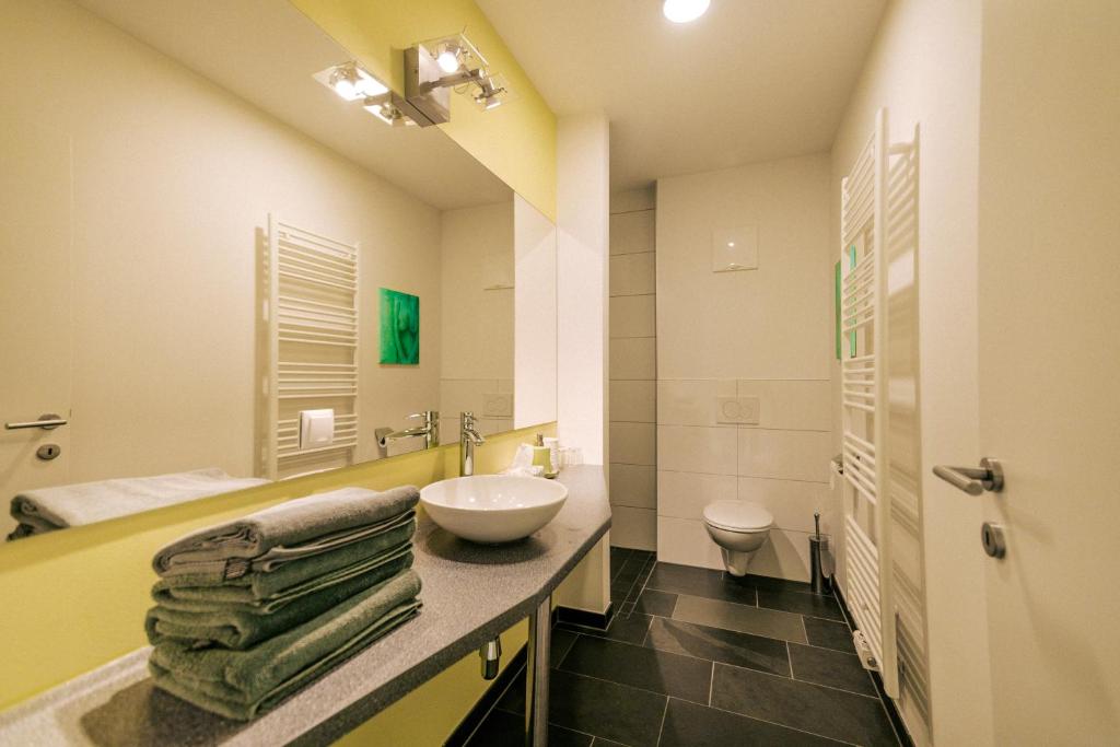 Bilik mandi di Stockers kleines Dorfhotel