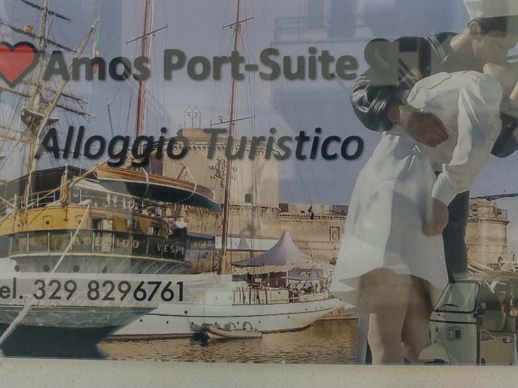 una ventana con una foto de un barco en un puerto en Amos Port-Suite, en Civitavecchia