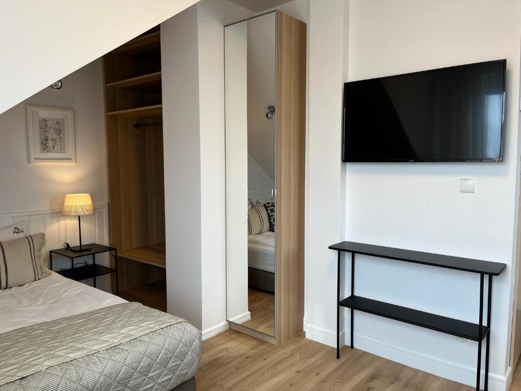 WILLA MAGNOLIA - Apartamenty i Pokoje SPRZĘT DO POŁAWIANIA BURSZTYNU -wodery, podbieraki, latarki UV - POKÓJ ZABAW- ROWERY - KAWA Z EKSPRESU - 4