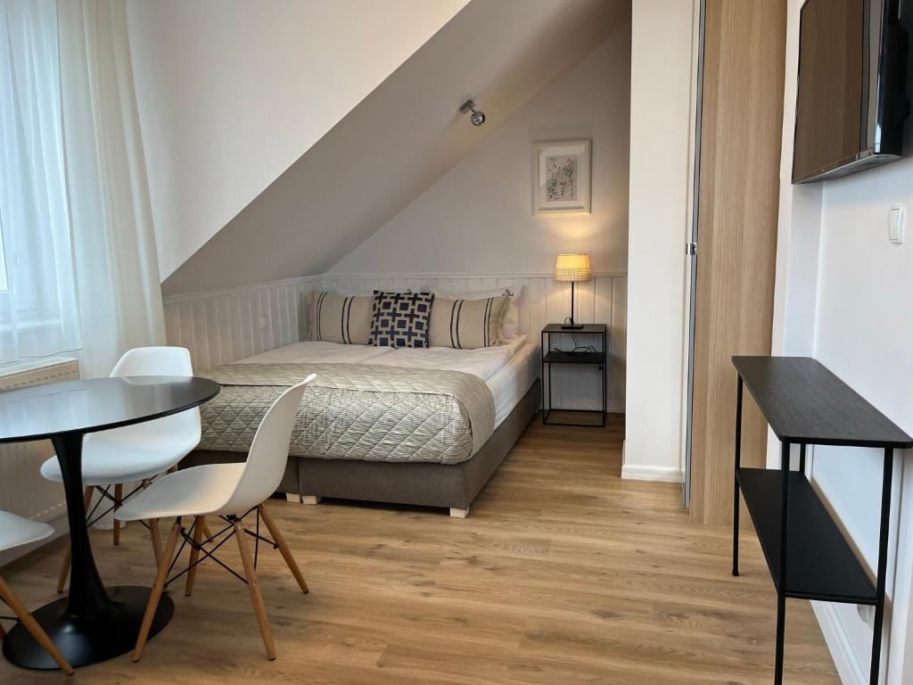 WILLA MAGNOLIA - Apartamenty i Pokoje SPRZĘT DO POŁAWIANIA BURSZTYNU -wodery, podbieraki, latarki UV - POKÓJ ZABAW- ROWERY - KAWA Z EKSPRESU - 3