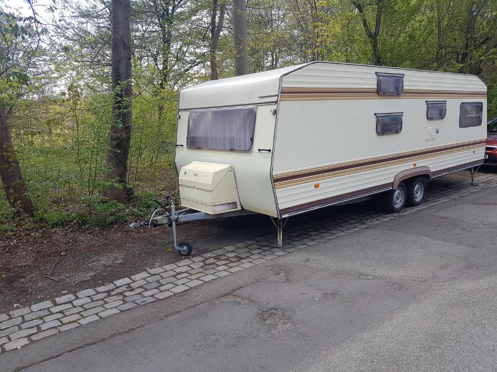 Retro Wohnwagen Schlüsselanhänger