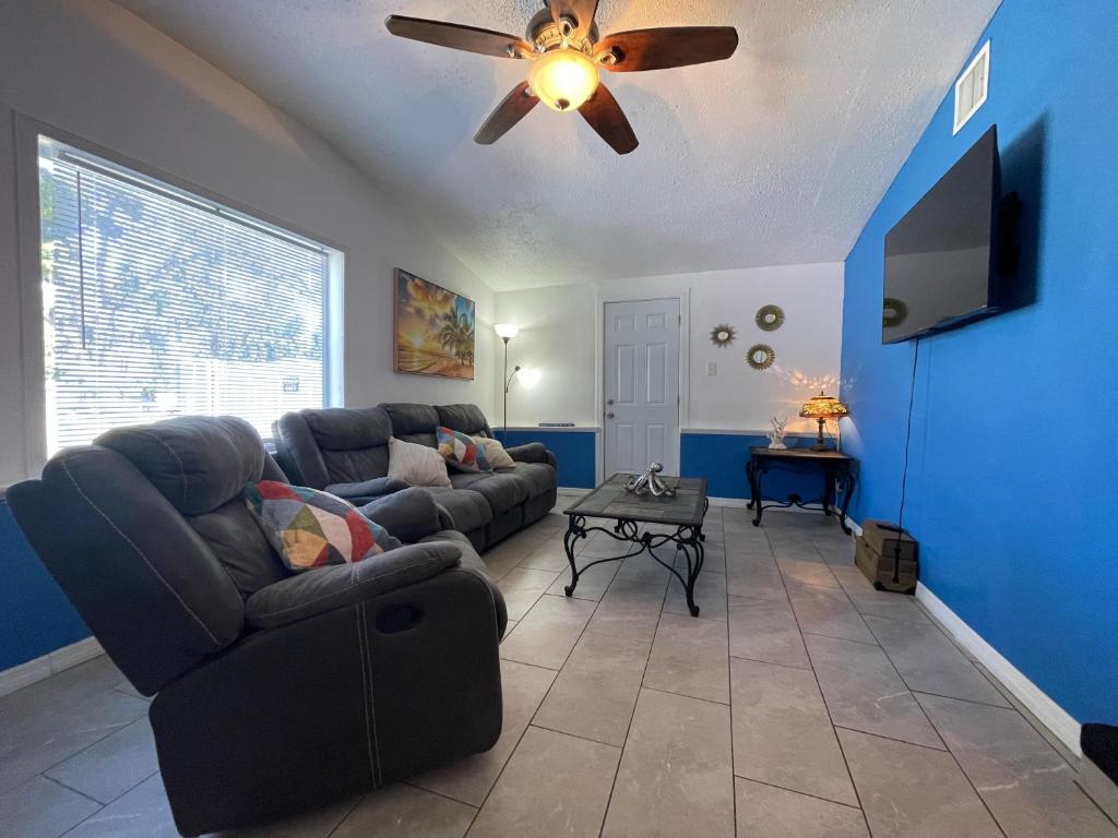 The Little Blue House - Pet Friendly! Fenced Backyard with Tiki Bar & Fire  Pit, Hudson – Updated 2024 Prices