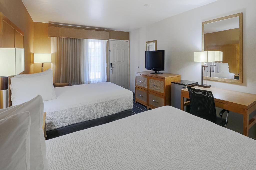 Ramada by Wyndham Costa Mesa/Newport Beach - Chambre Queen Avec 2 Lits Queen-Size - Non-Fumeurs