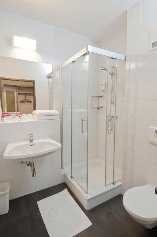 Kúpeľňa v ubytovaní City Hotel Stockerau