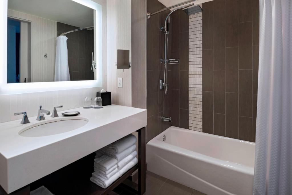 The Westin Austin Downtown - 