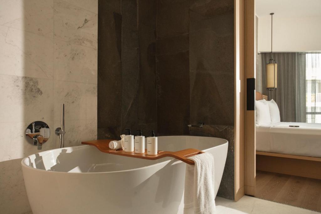 Ein Badezimmer in der Unterkunft JW Marriott Hotel Lima