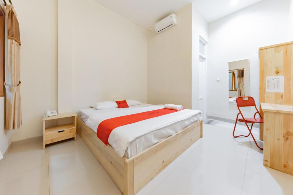 RedDoorz Syariah near DPRD Kabupaten Subang - Habitación Doble
