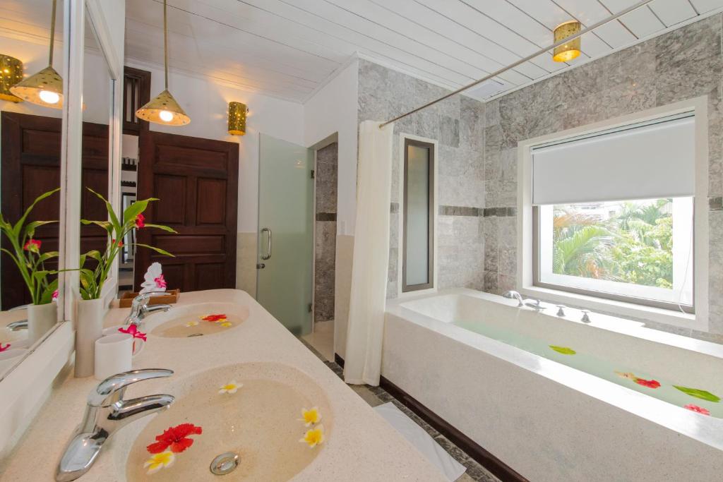 Suite Gia Đình Deluxe