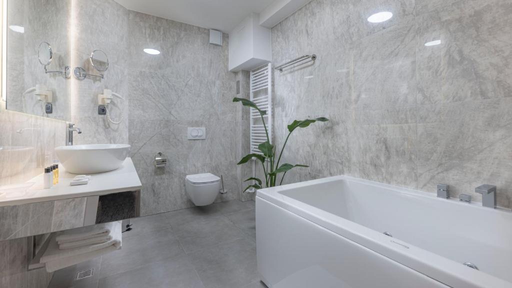 Grand Hotel Zagreb - Resim 16