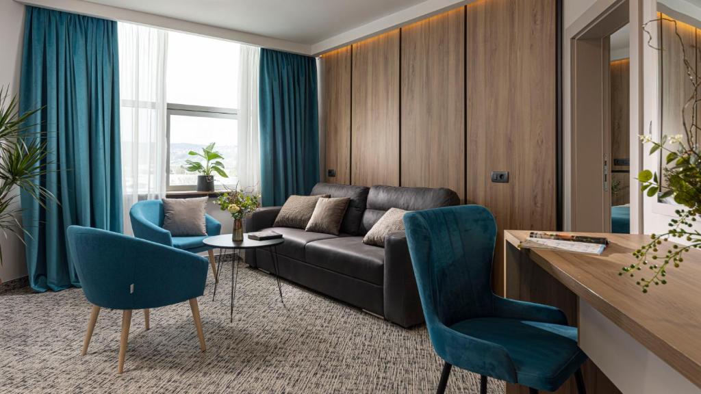 Grand Hotel Zagreb - Resim 14