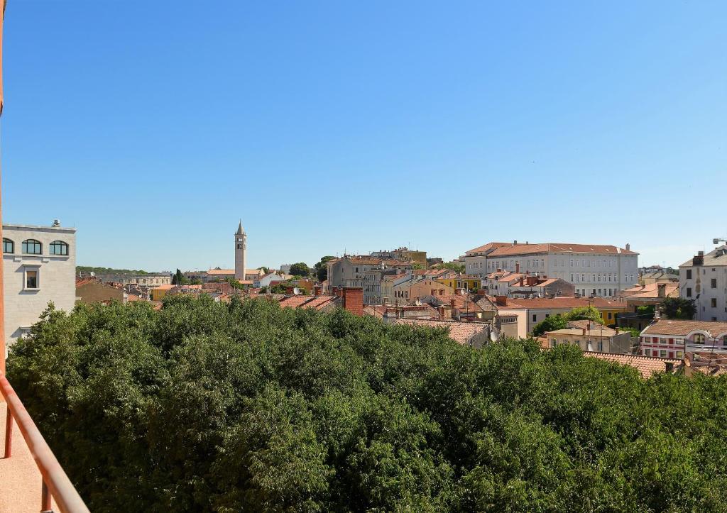 Výhľad na mesto Pula alebo výhľad na mesto priamo z apartmánu