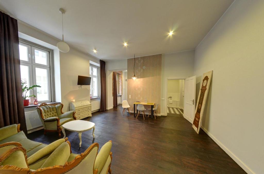 
Superior One-Bedroom Apartment
