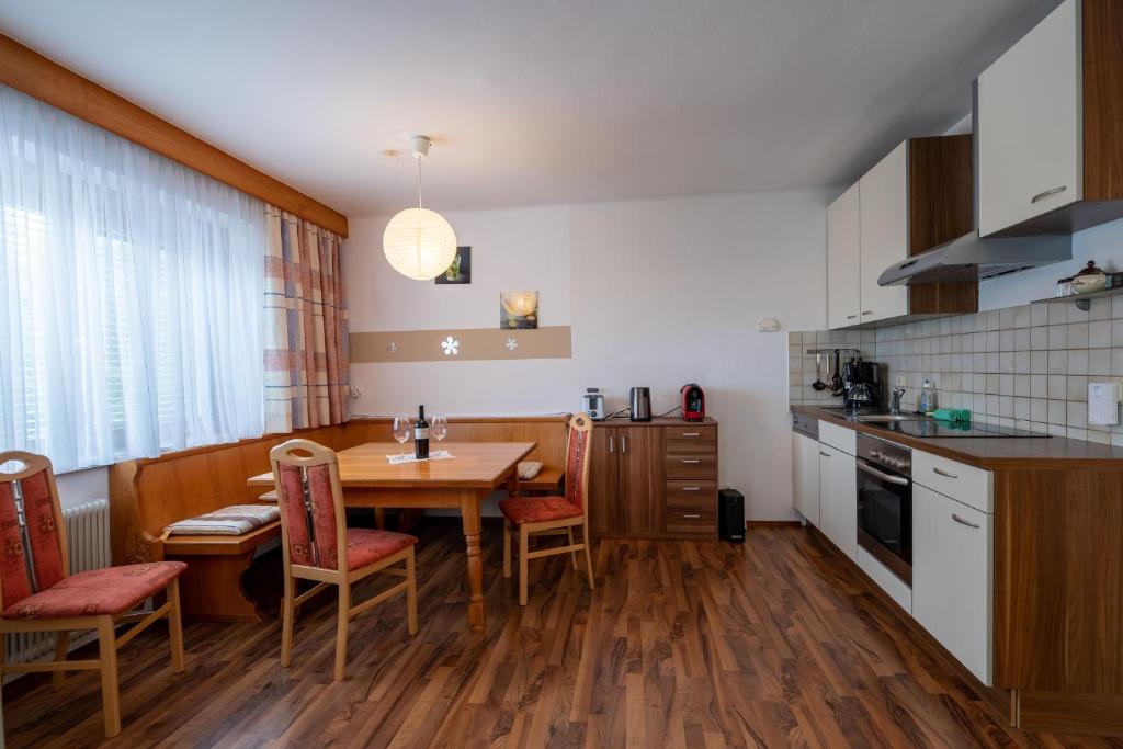Kuchyň nebo kuchyňský kout v ubytování enJoy Appartements