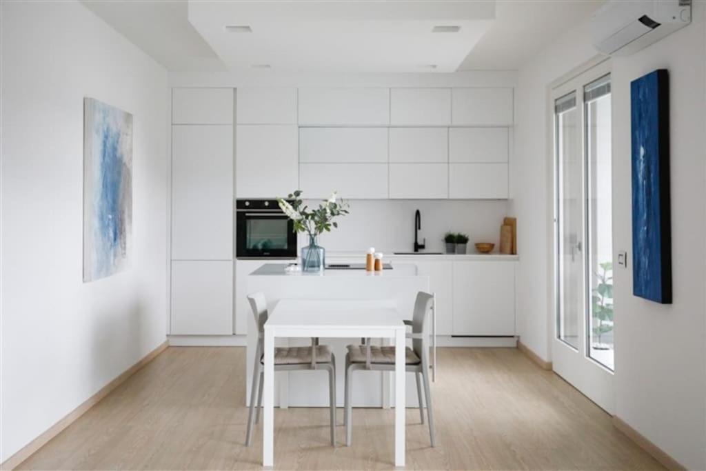 A kitchen or kitchenette at IseoLakeRental - Trivia Bellavista