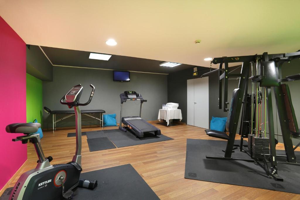 Fitness centrum a/nebo fitness zařízení v ubytování Mercure Brive