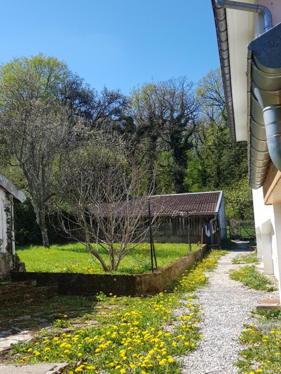 Vonkajšia záhrada v ubytovaní La Petite Sommière