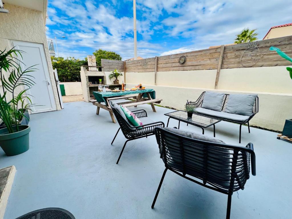 Balkón alebo terasa v ubytovaní Les Néréides - T3 à 50m de la plage - Clim - Terrasse & BBQ - Wifi/Netflix