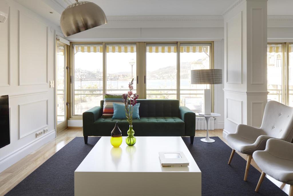 Posedenie v ubytovaní Playa de La Concha 4 by FeelFree Rentals