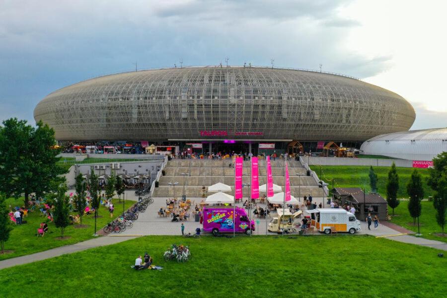Vonkajšia záhrada v ubytovaní Tauron Arena Apartment with Garage - Kraków Lema
