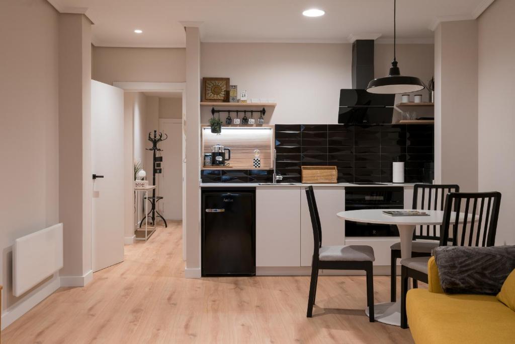 Η κουζίνα ή μικρή κουζίνα στο Barrenkale apartment by People Rentals