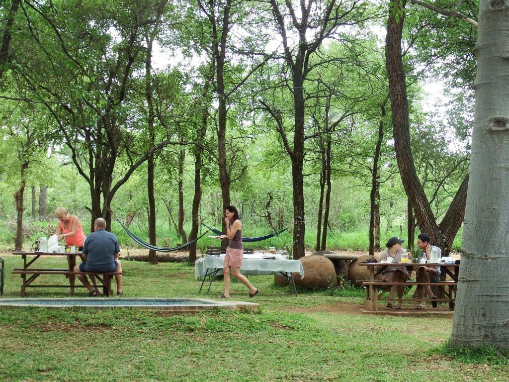 Hosté ubytování NDZUTI BUSH CAMP
