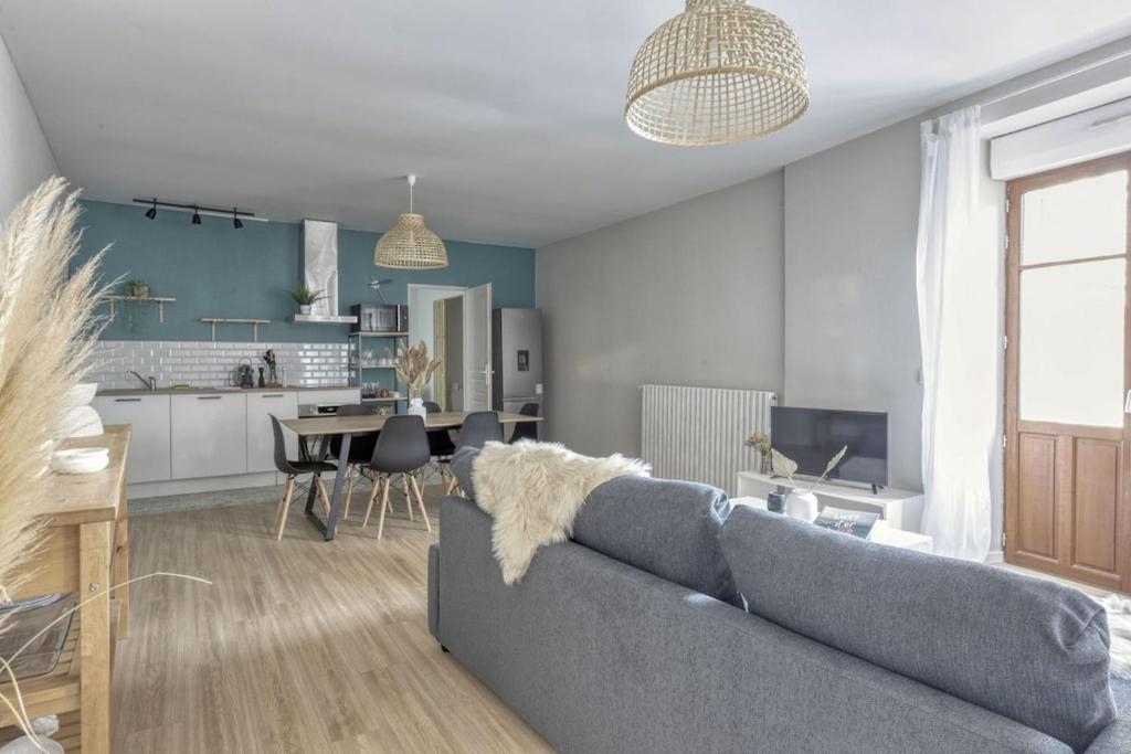 Kuchyňa alebo kuchynka v ubytovaní Le Commingeois - DUPLEX - 3 chambres - 110 m