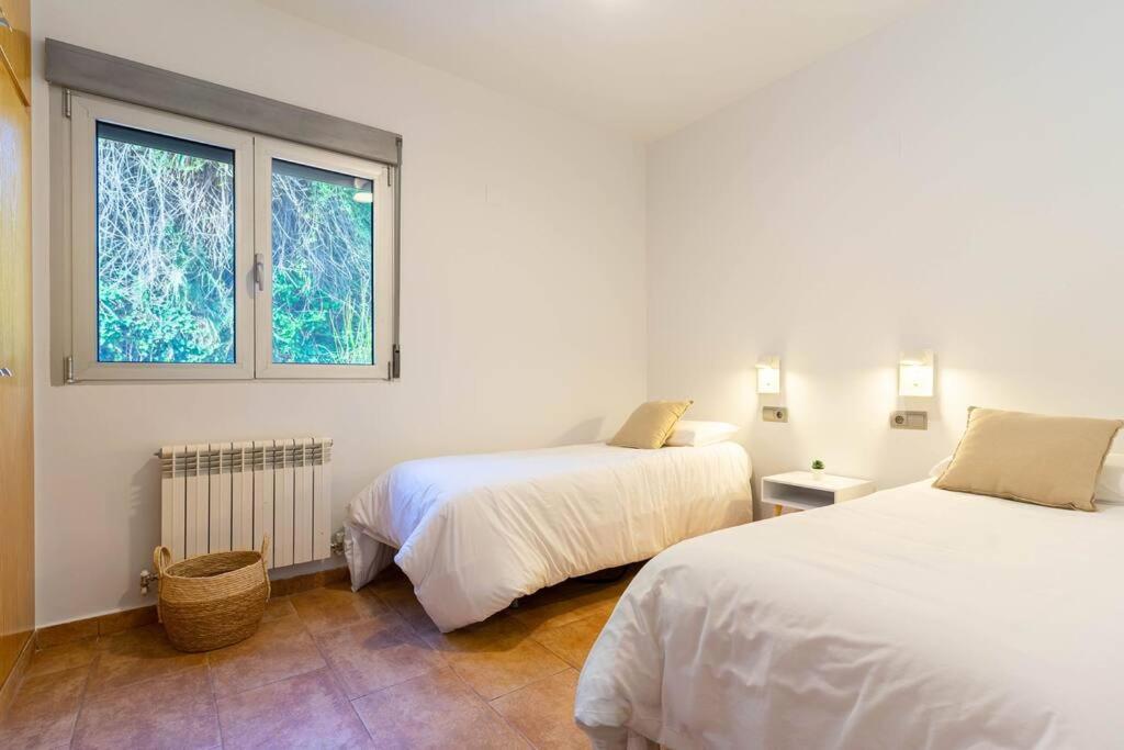 Postel nebo postele na pokoji v ubytování Acogedora Villa en Alicante con piscina & barbacoa
