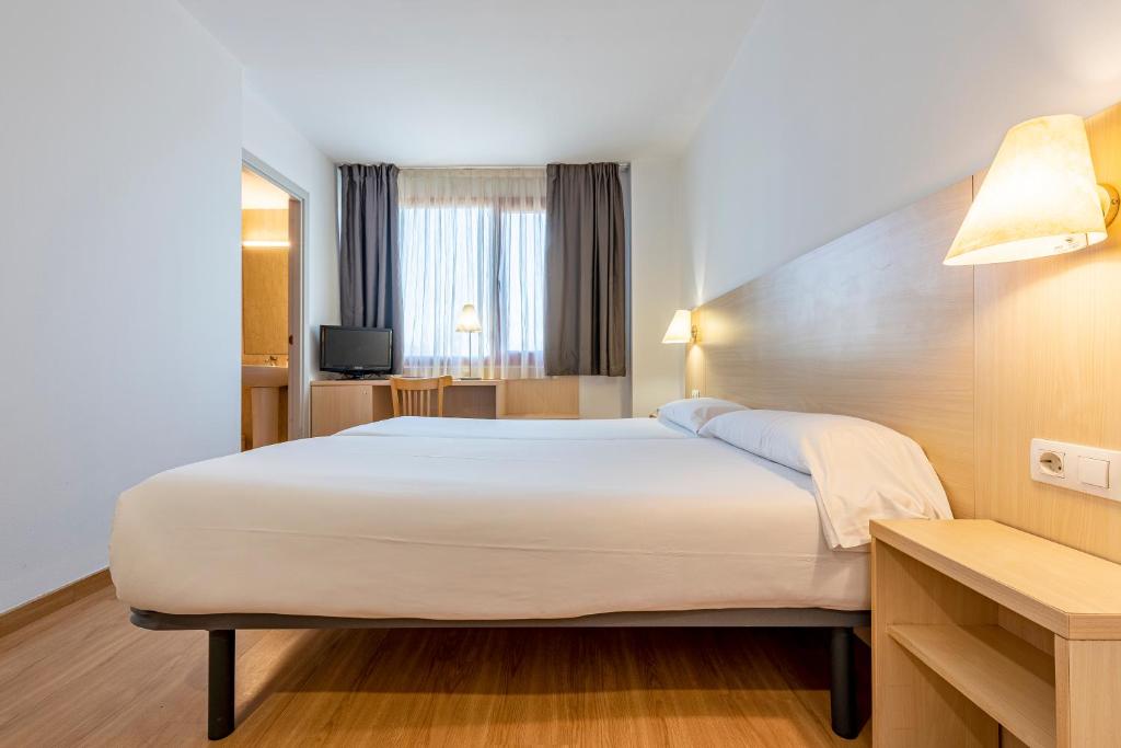 Hotel Basic, Vilafranca del Penedès – Updated 2023 Prices