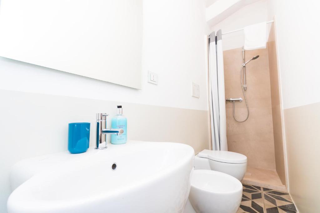Koupelna v ubytování Luxury Suites by And So