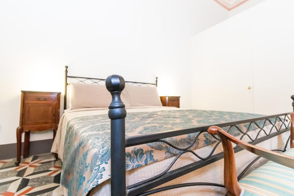 Postel nebo postele na pokoji v ubytování Luxury Suites by And So