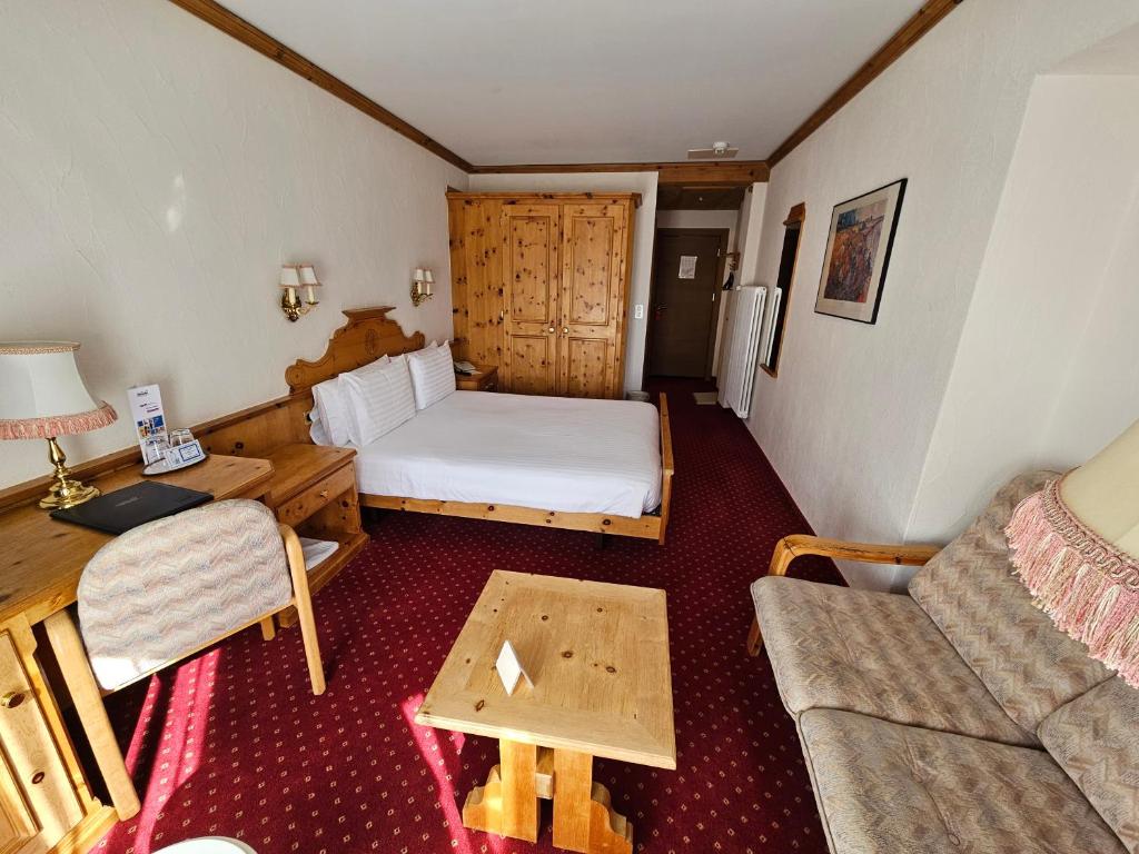 Hotel Schweizerhof Pontresina - Comfort Queen Room