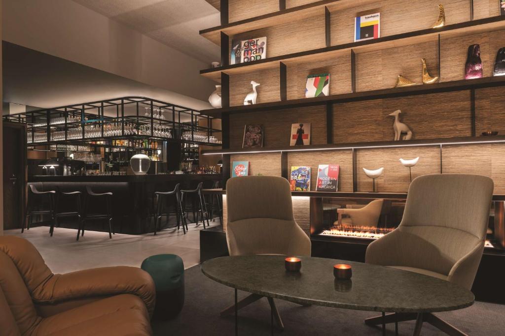 Adina Apartment Hotel Frankfurt Westend - Resim 11