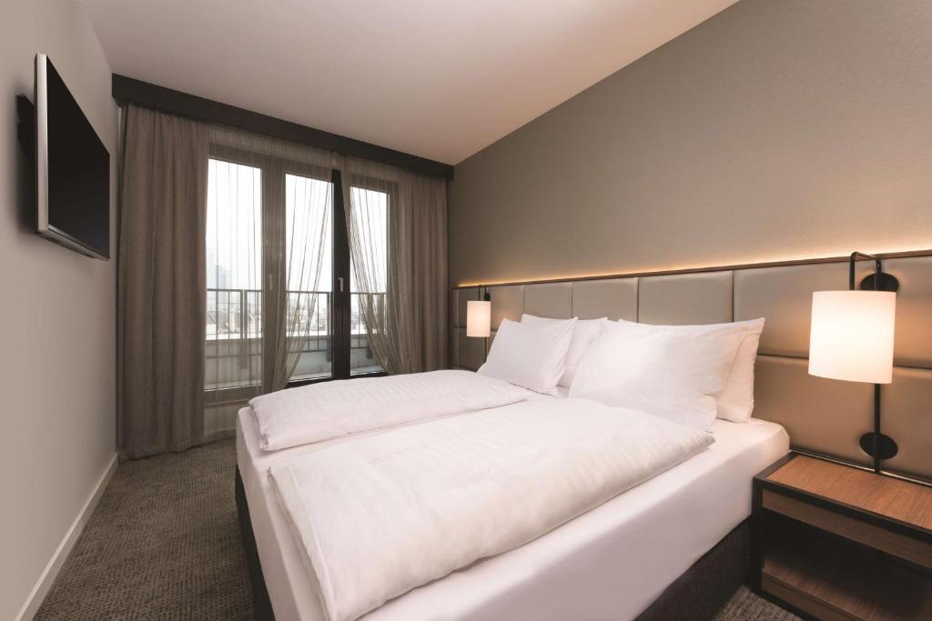 
One Bedroom Premier Apartment with Balcony
