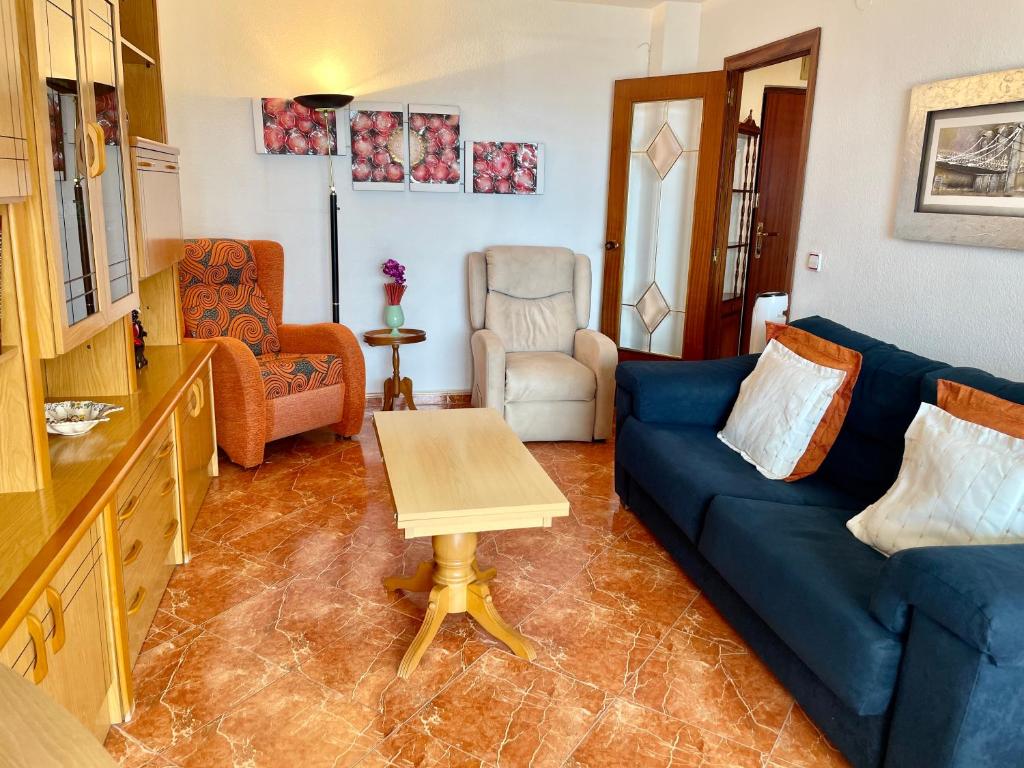 Posedenie v ubytovaní Apartamento turístico La Pinta planta 18