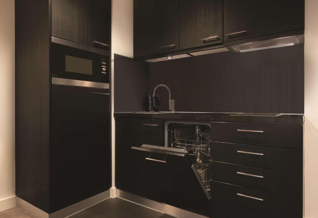 Adina Apartment Hotel Berlin Hackescher Markt - 9