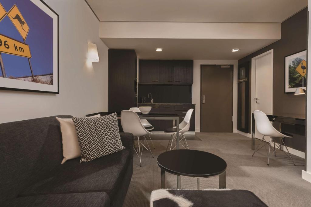 Adina Apartment Hotel Berlin Hackescher Markt - 11