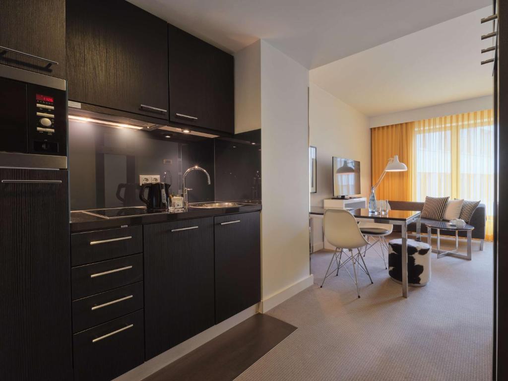 Adina Apartment Hotel Berlin Hackescher Markt - 3