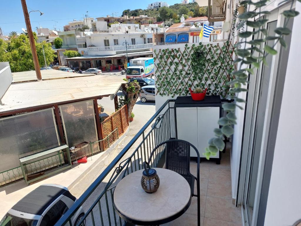 Balkón nebo terasa v ubytování Afandou Square Apartment