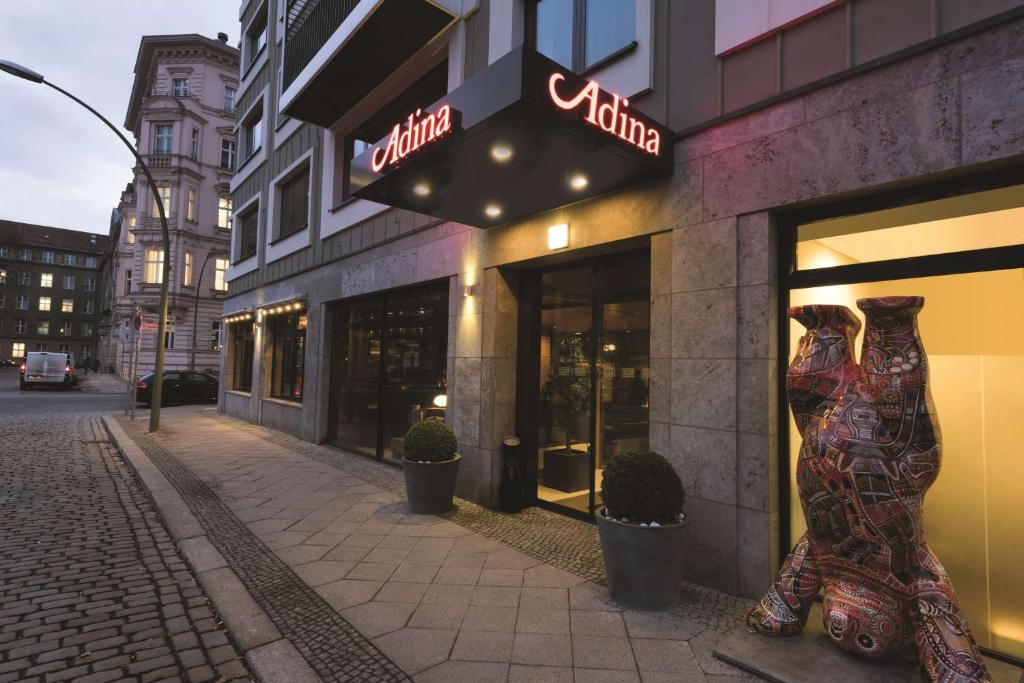 Adina Apartment Hotel Berlin Mitte - Resim 4