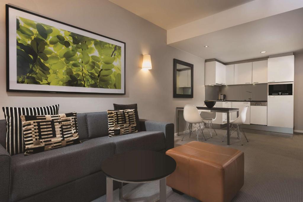 Adina Apartment Hotel Berlin Mitte - Resim 17