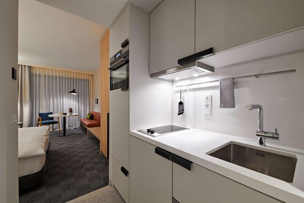 Adina Apartment Hotel Cologne - Resim 3