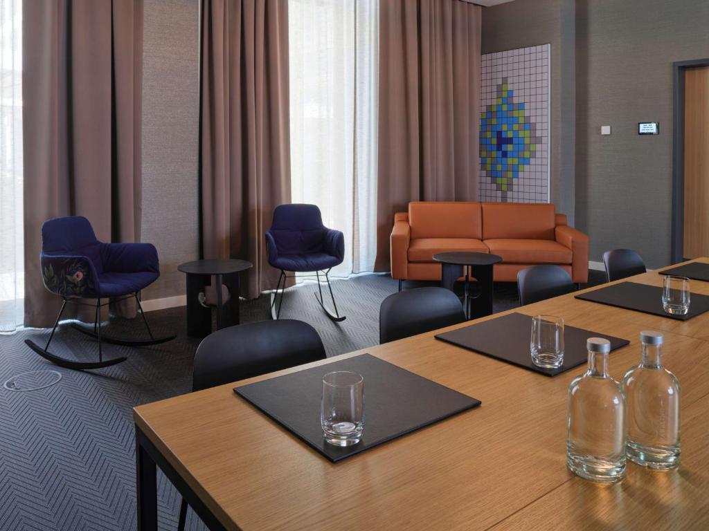 Adina Apartment Hotel Cologne - Resim 8