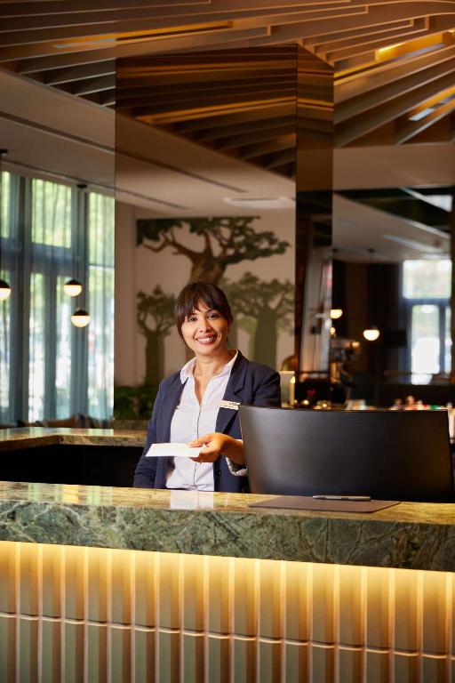 Adina Apartment Hotel Dusseldorf - Resim 17